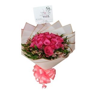 Buchón con Rosas y Astromelias