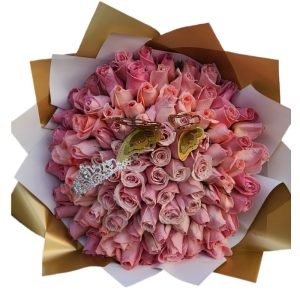 Buchón combinación de rosas, corona y papel coreano, ideal para 15 años