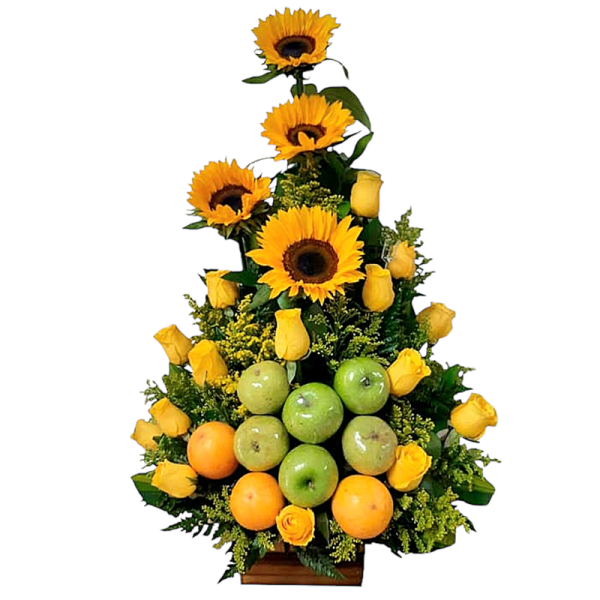 Arreglo triangular con girasoles, rosas amarillas y frutas frescas