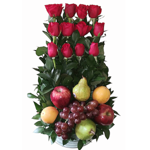 Arreglo frutero con 12 rosas rojas, follaje y frutas frescas