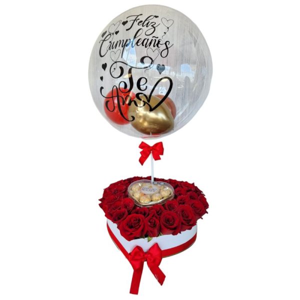 Corazón de 48 rosas, chocolates Ferrero y globo burbuja personalizado.