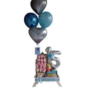 Desayuno Delicado – Flores, Frutas y Globo Personalizado