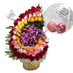 Bailarina de 68 Rosas Surtidas y Rosadas con Orquídea Hawaiana y Globo Burbuja Personalizado