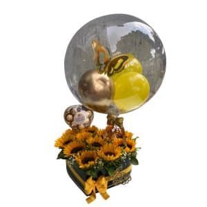 Corazón de 10 Girasoles con Chocolates Ferrero y Globo Burbuja Personalizado