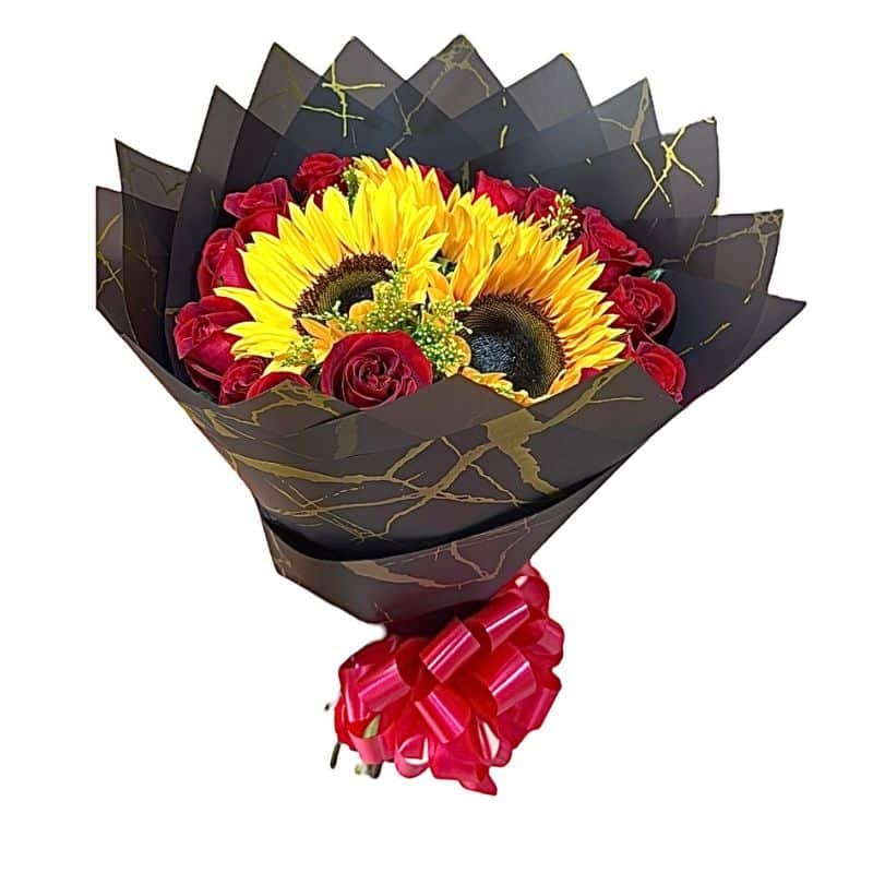 Buchón de 16 rosas con 3 girasoles, follaje y papel coreano